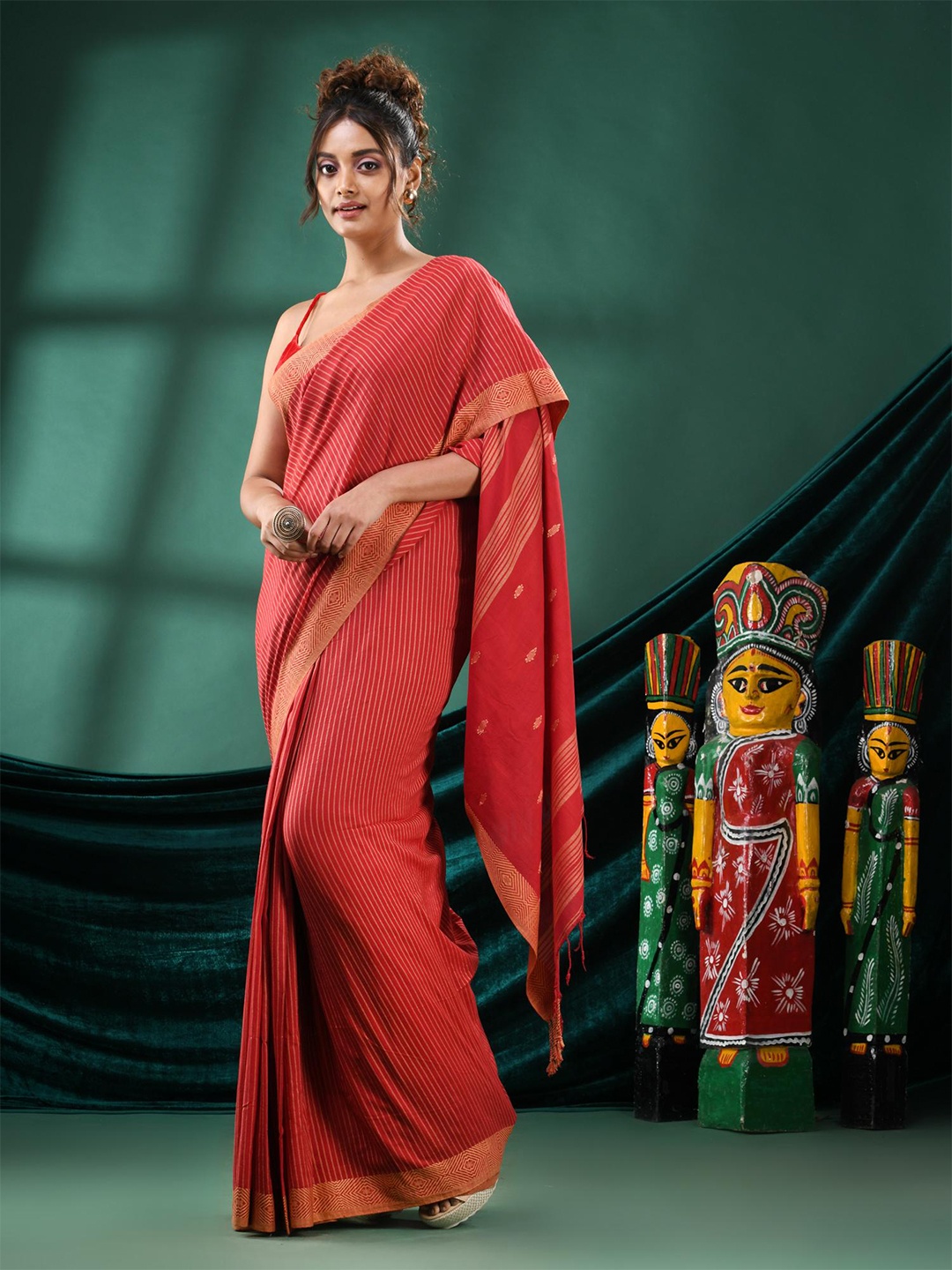 

Angoshobha Striped Pure Cotton Saree, Red