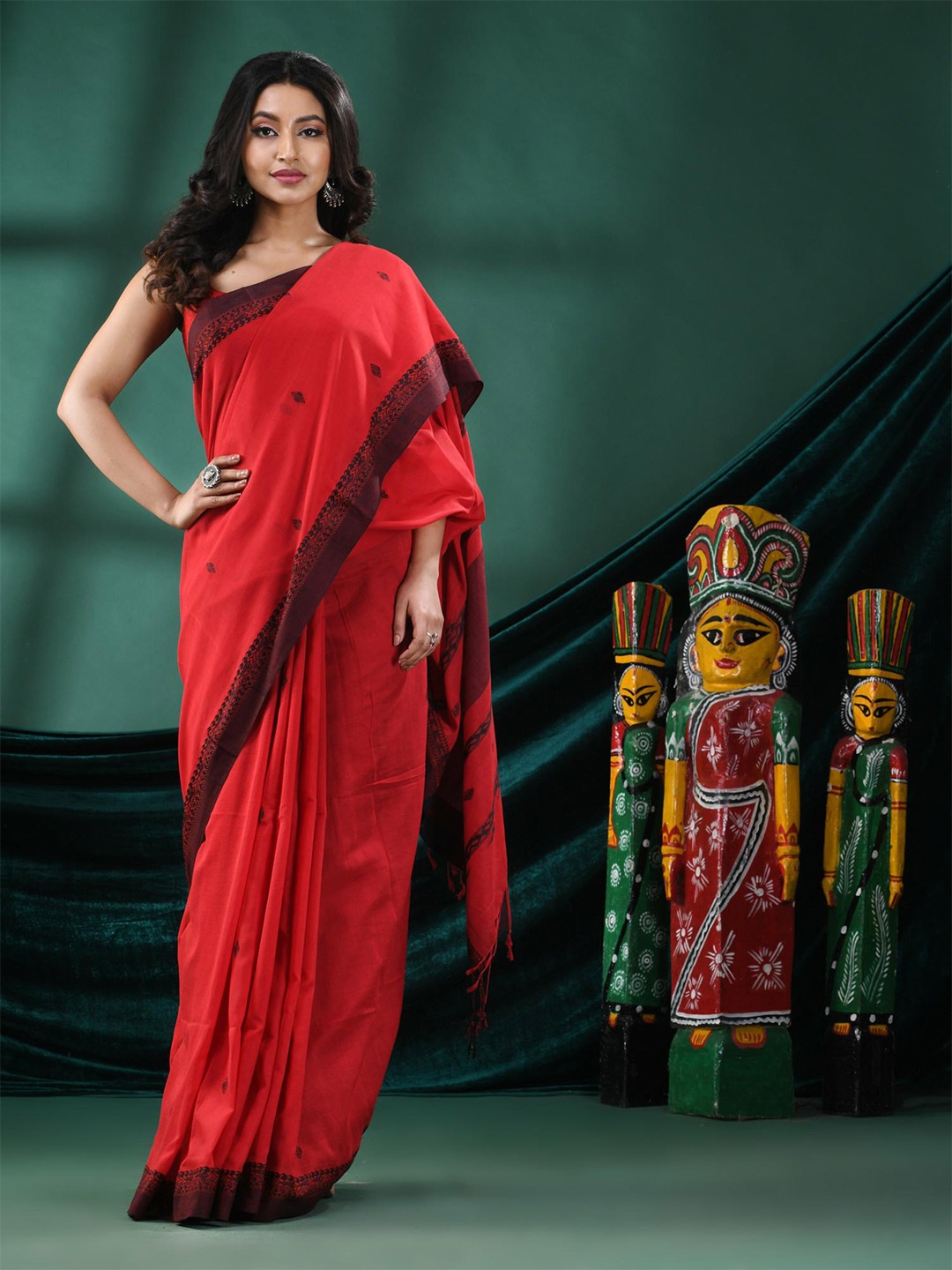 

Angoshobha Woven Design Pure Cotton Saree, Red