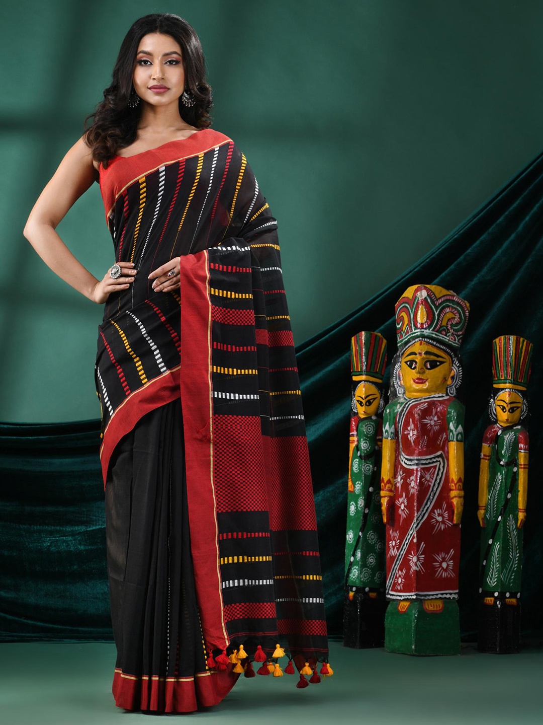 

Angoshobha Geometric Woven Design Pure Cotton Saree, Black