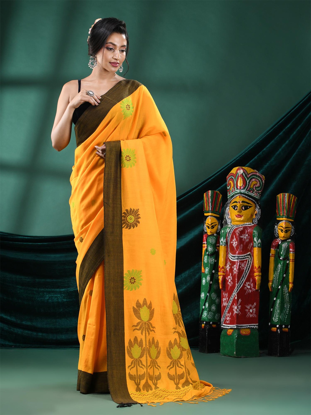 

Angoshobha Woven Design Pure Cotton Saree, Yellow