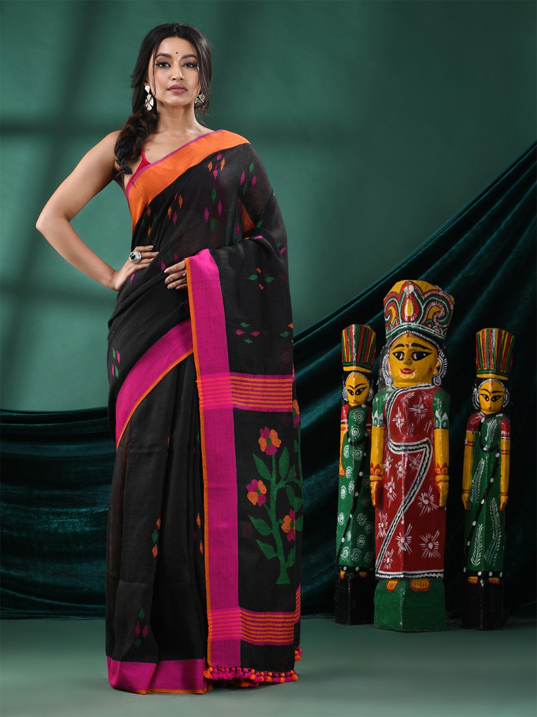 

Angoshobha Abstract Woven Design Pure Linen Saree, Black