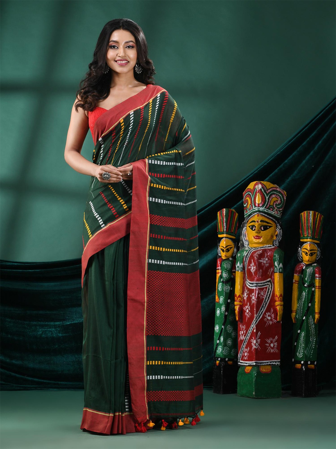 

Angoshobha Geometric Woven Design Pure Cotton Saree, Green