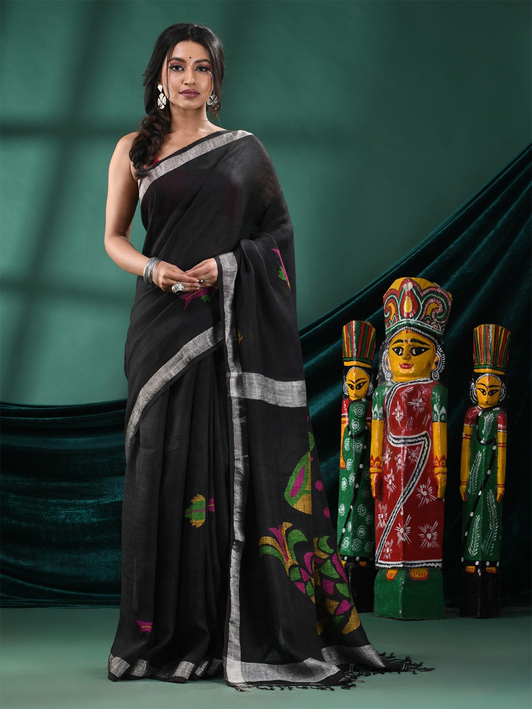 

Angoshobha Woven Design Pure Linen Saree, Black