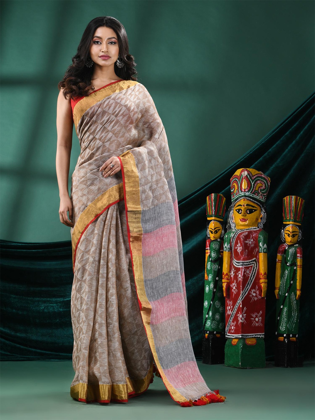 

Angoshobha Woven Design Pure Linen Saree, Brown