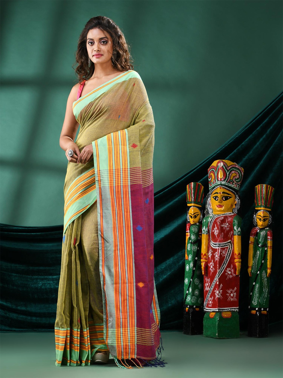 

Angoshobha Ethnic Motifs Woven Design Pure Cotton Saree, Green