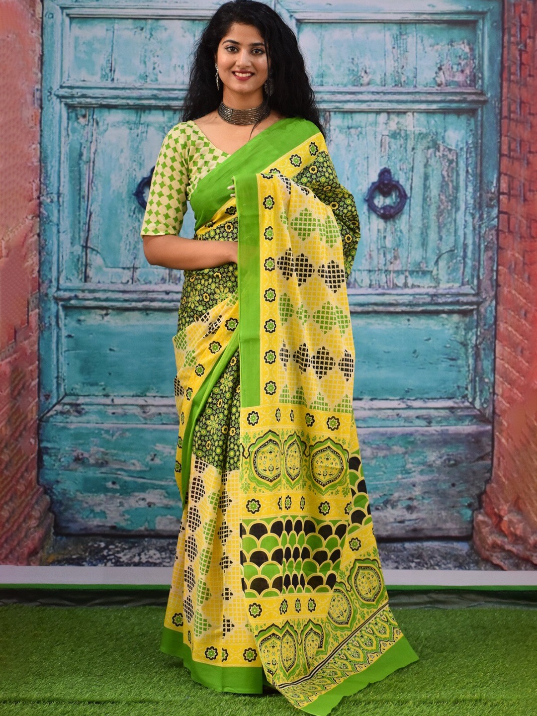 

clothonus Ajrak Block Pure Cotton Block Print Saree, Green