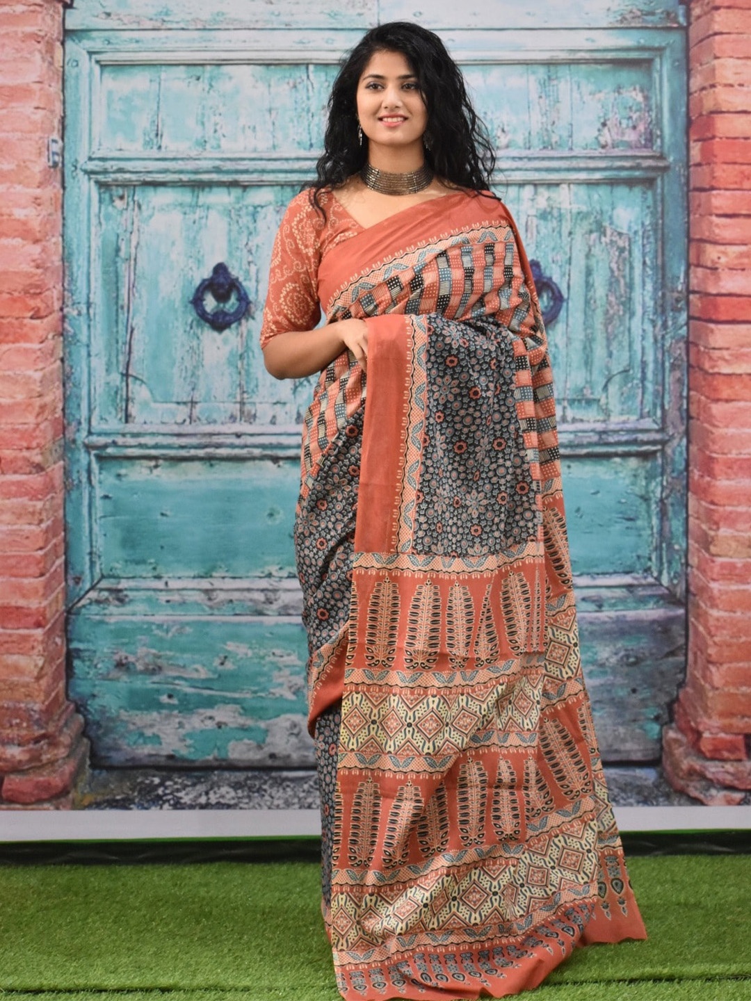 

clothonus Ajrak Printed Mulmul Cotton Block Print Saree, Red