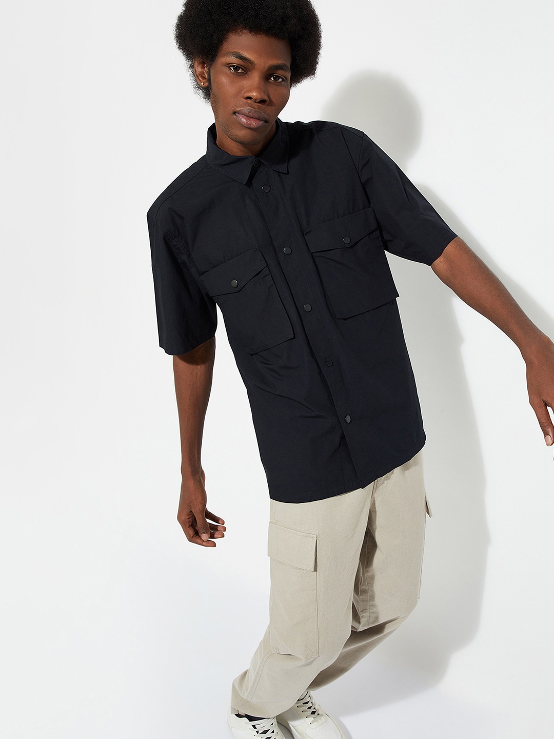 

max URB_N Men Relaxed Fit Solid Flap Pocket Shirt, Black