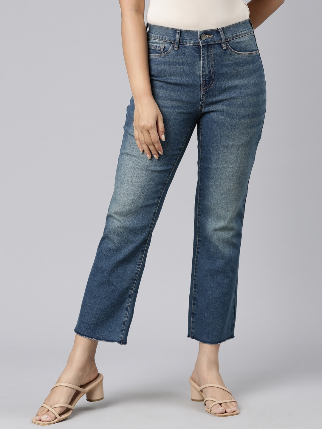 

Go Colors Women Slim Fit Clean Look Light Fade Jeans, Blue