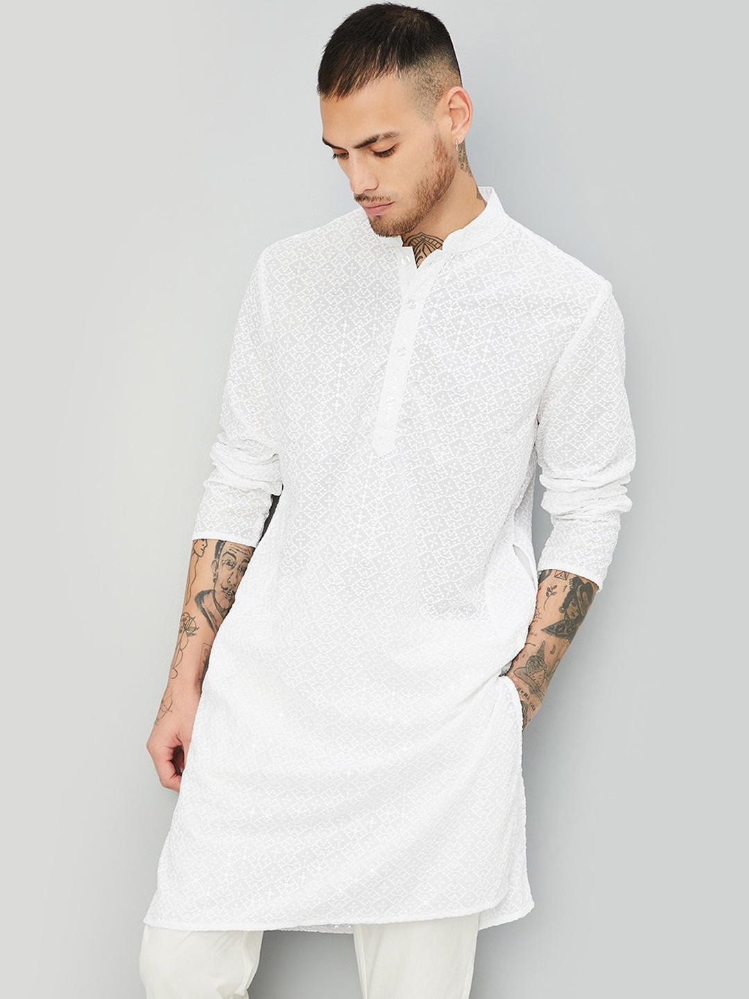 

max Mandarin Collar Embroidered Thread Work Kurta, White