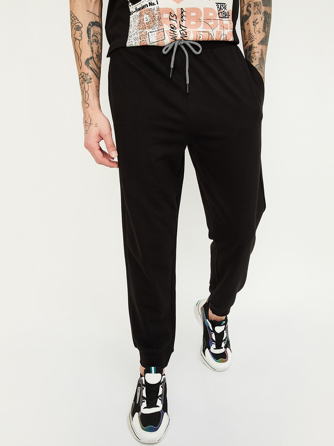 

max Men Mid-Rise Joggers, Black