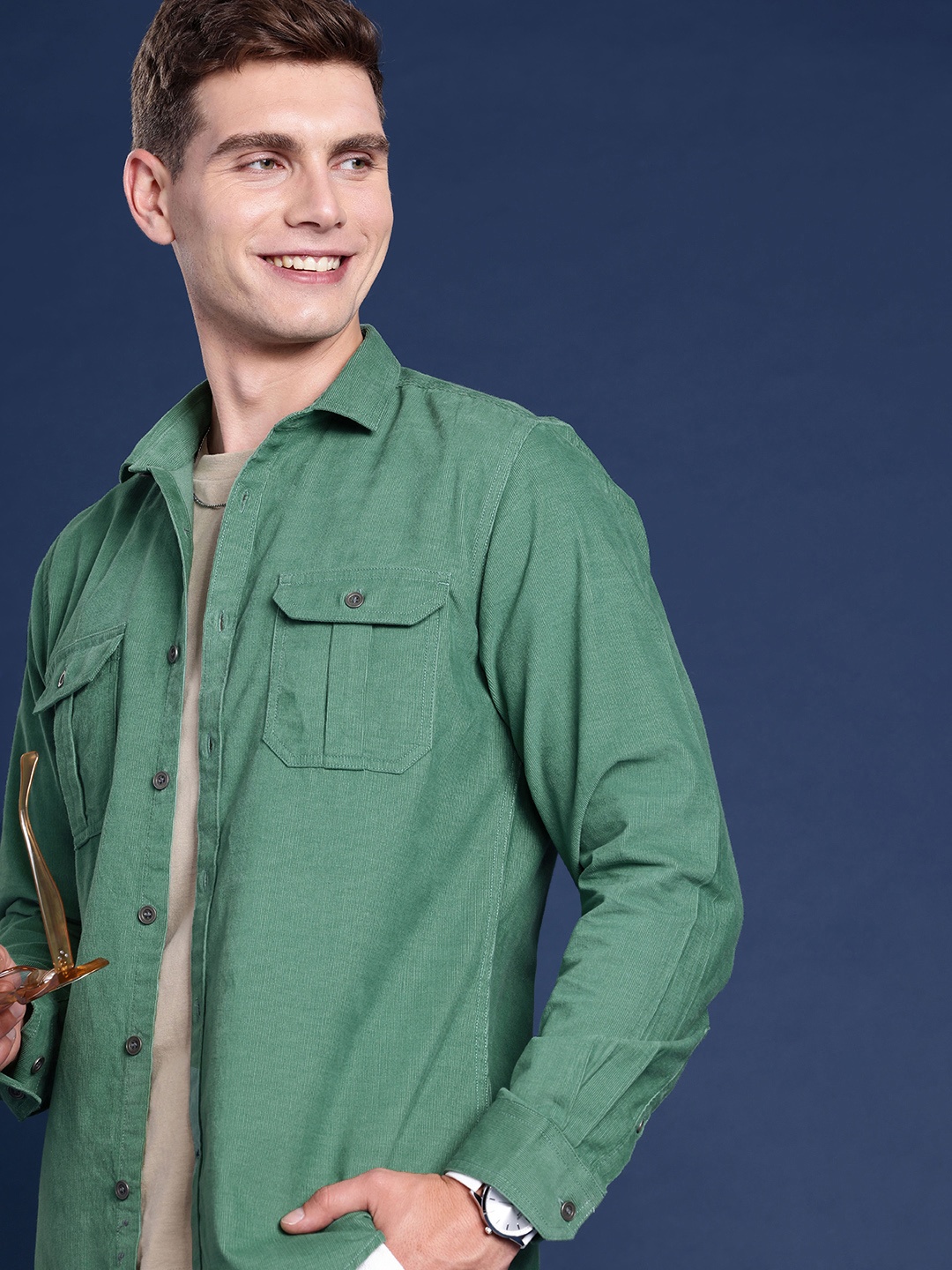 

Mast & Harbour Men Standard Solid Casual Shirt, Green