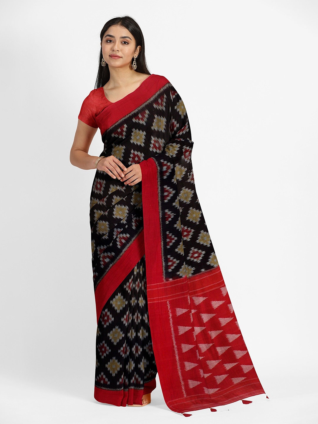 

Weaves of Tradition Woven Design Pure Cotton Ikat Saree, Black