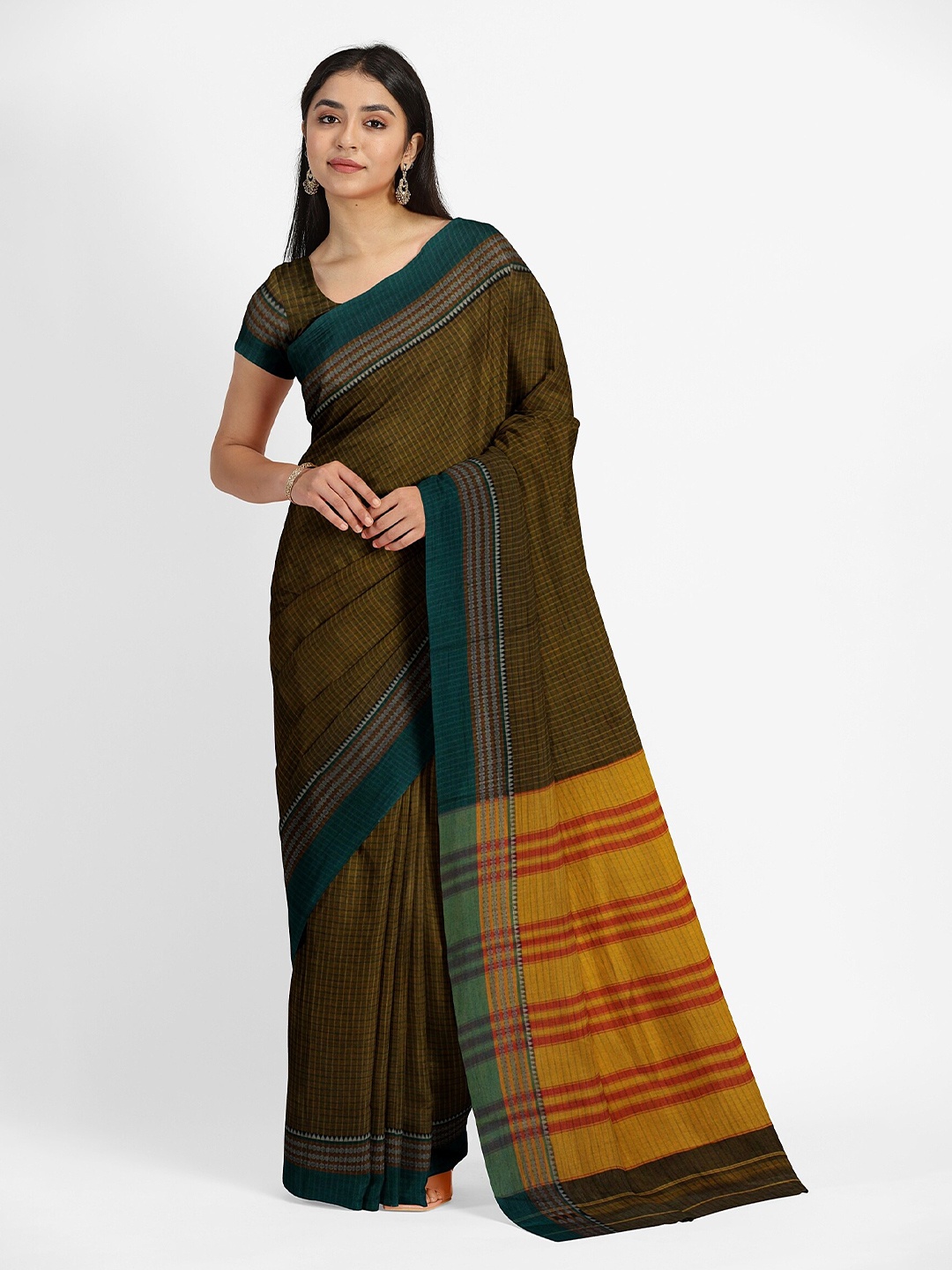 

Weaves of Tradition Checked Pure Cotton Narayan Peth Saree, Brown