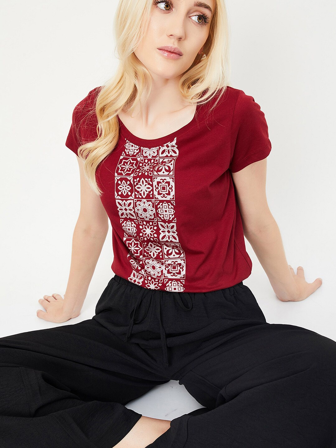

max Geometric Printed Round Neck Cotton T-shirt, Red