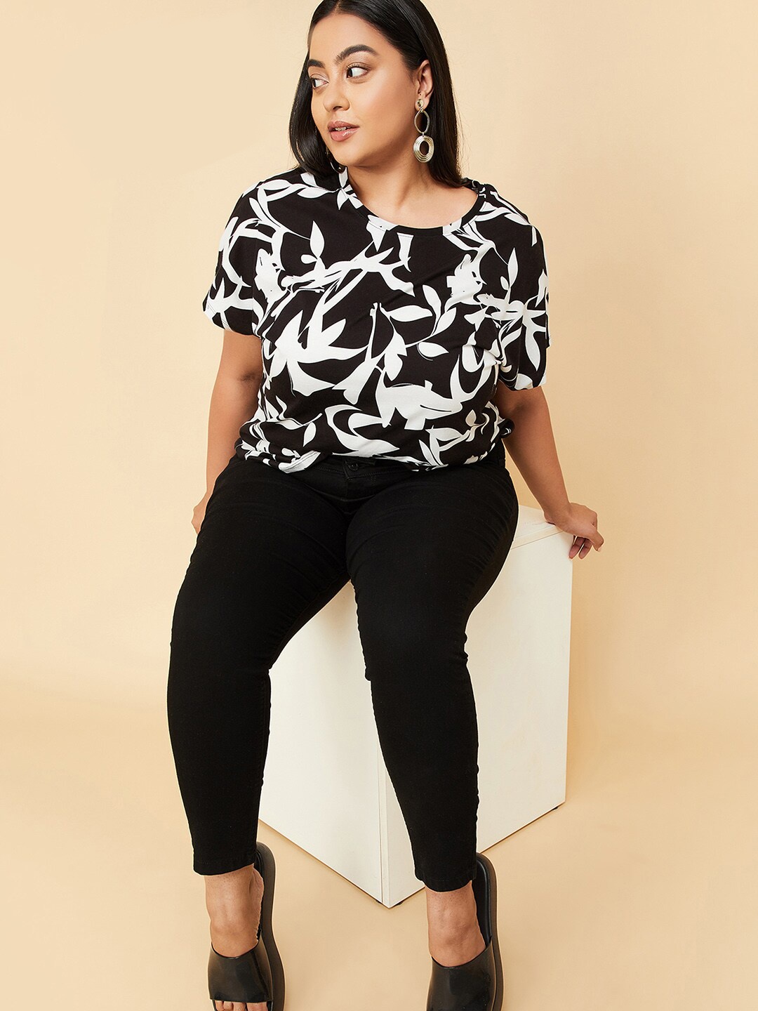 

max Plus Size Floral Printed Round Neck Cotton T-shirt, Black