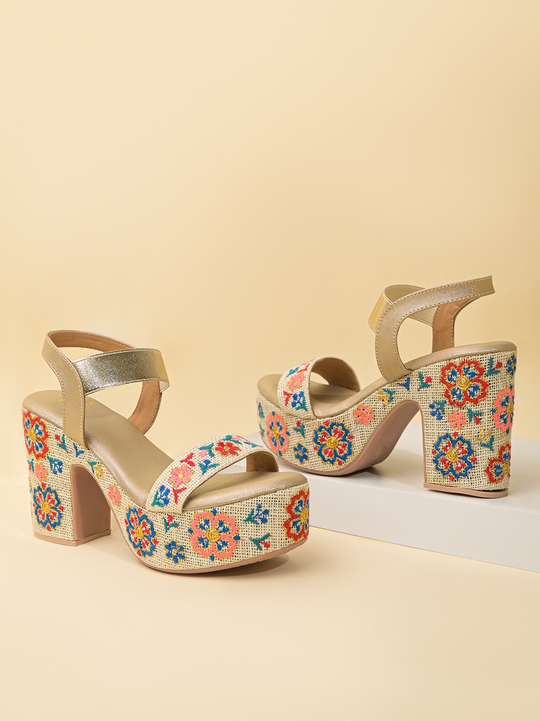 

Rocia Printed Open Toe Platforms Heels, Gold