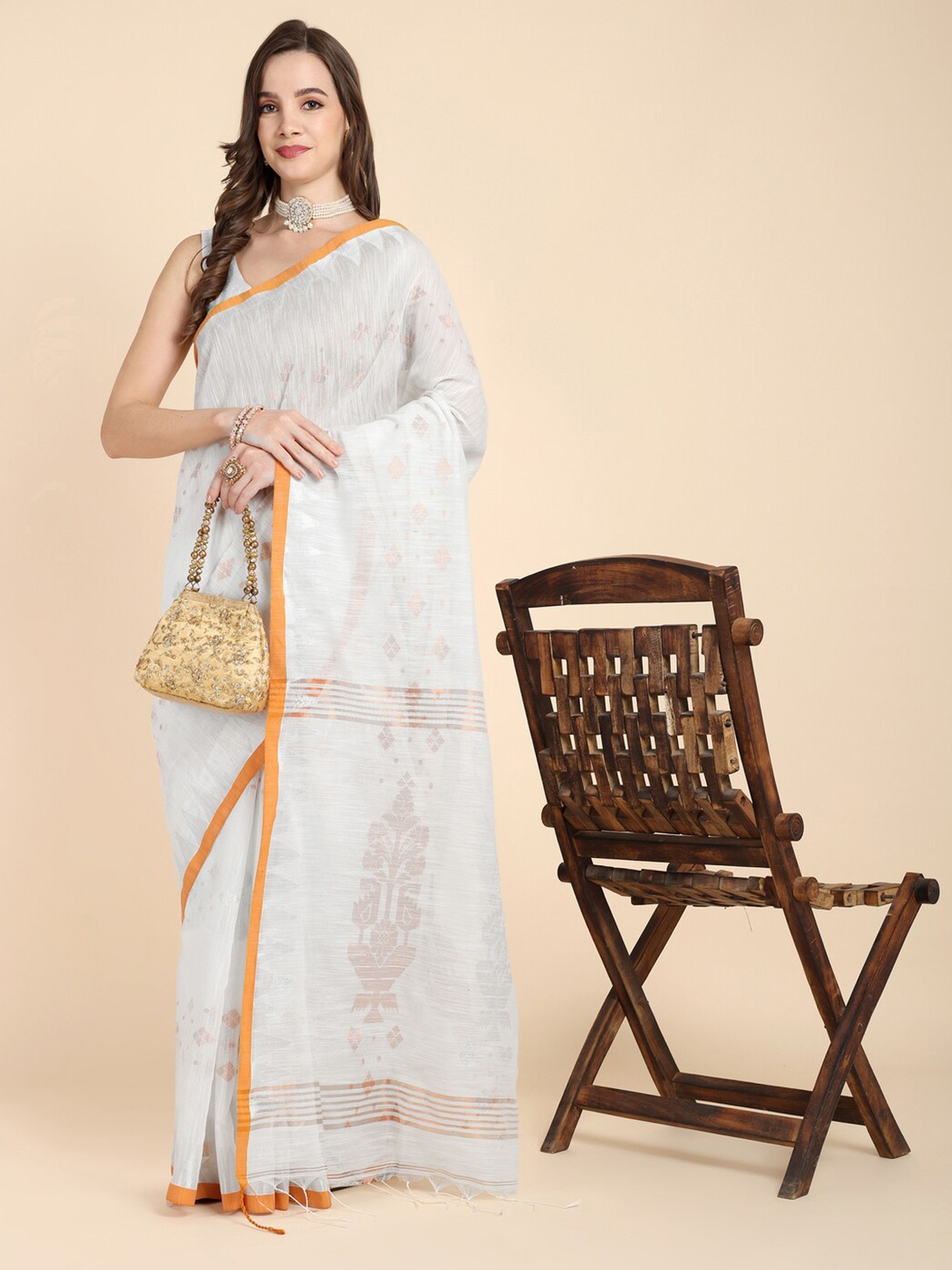 

Bong ButiQ Ethnic Motifs Woven Design Khadi Saree, White