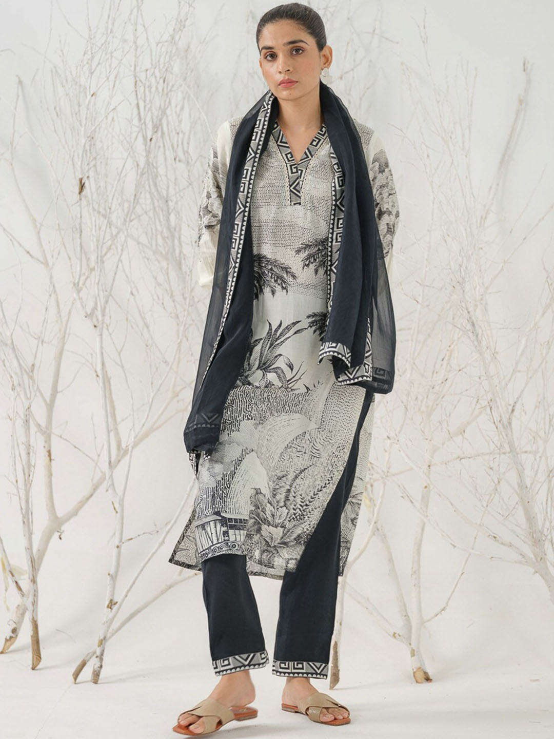 

Ishin Tribal Printed V-Neck Straight Kurta with Trousers & Dupatta, Black
