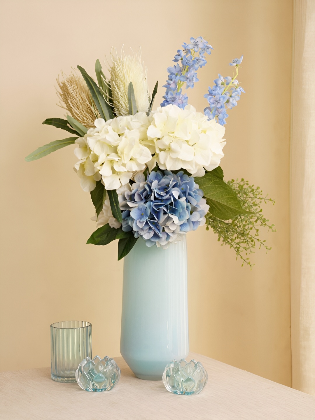 

Pure Home and Living Blue Round Glass Flower Vase