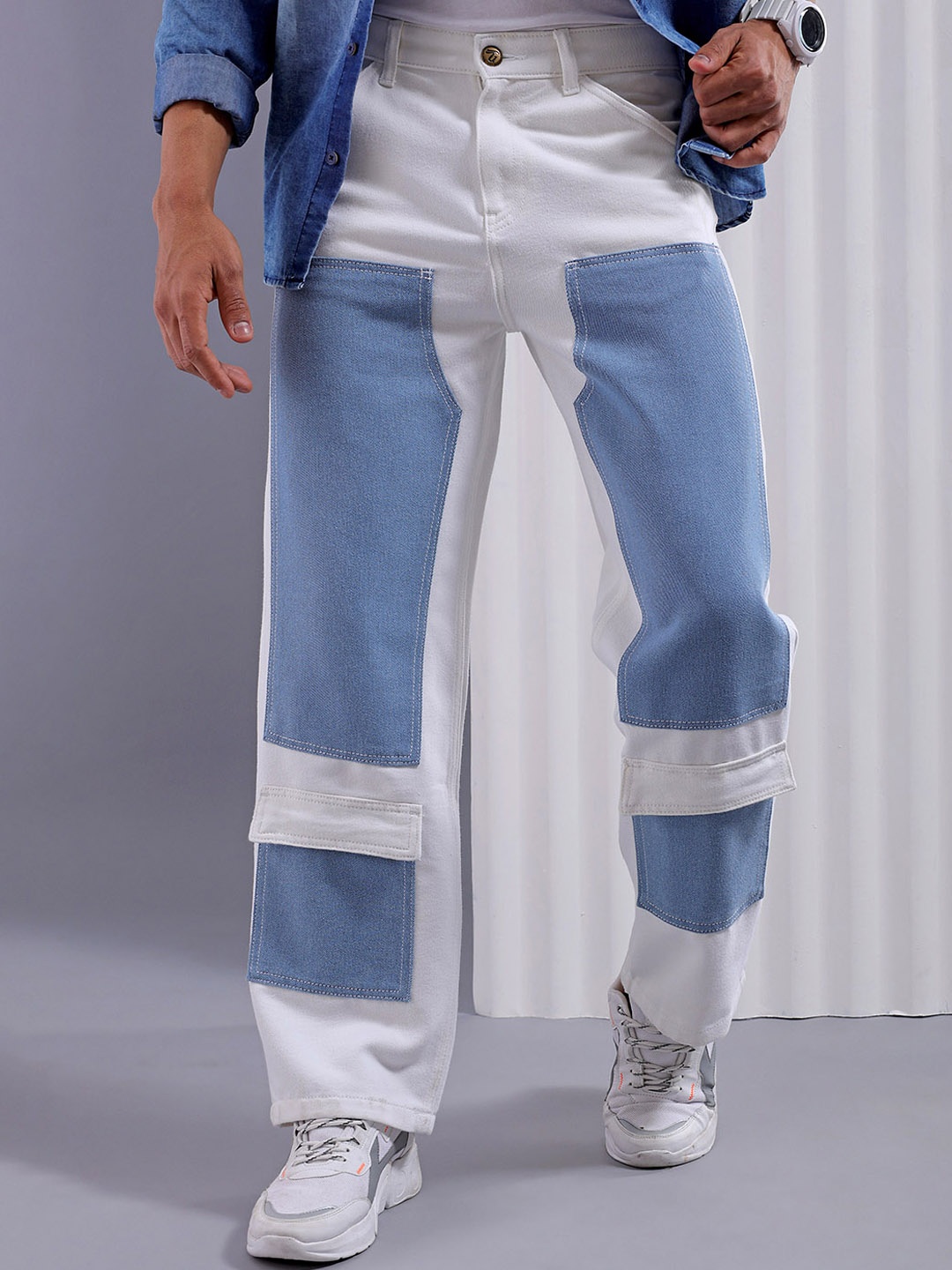

The Indian Garage Co Men Relaxed Fit Clean Look Colourblocked Cargos Jeans, White