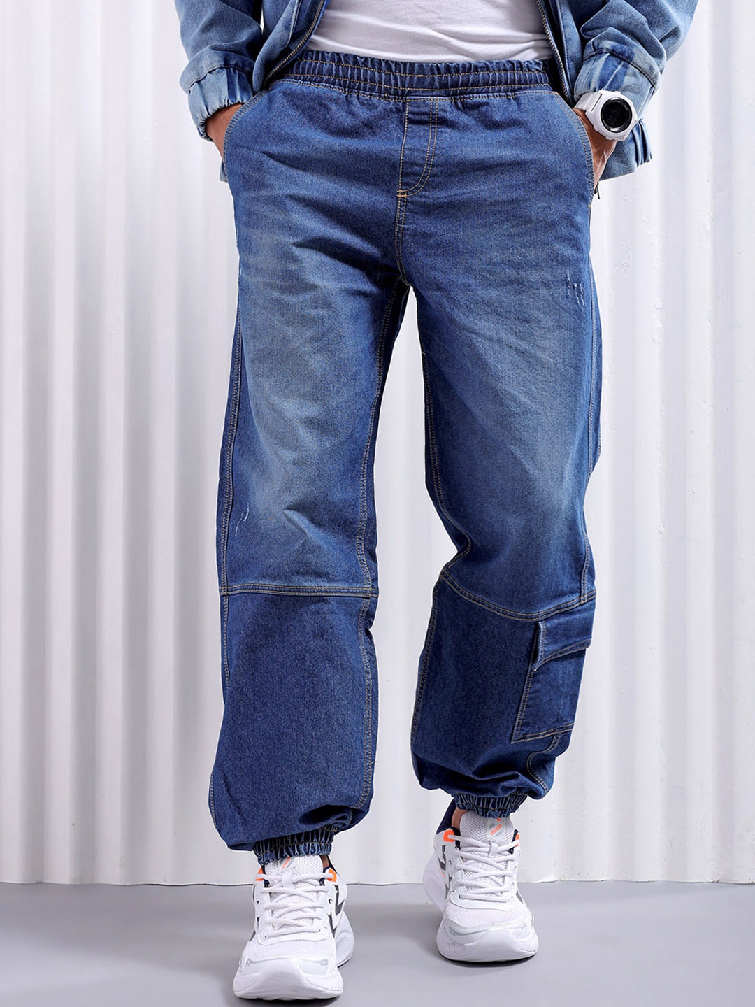 

The Indian Garage Co Men Loose Fit Clean Look Whiskers Stretchable Cargo Jogger Jeans, Blue