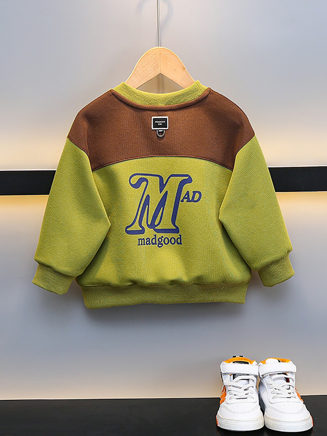 

StyleCast x Revolte Boys Green Round Neck Cotton Jacquard Sweatshirt
