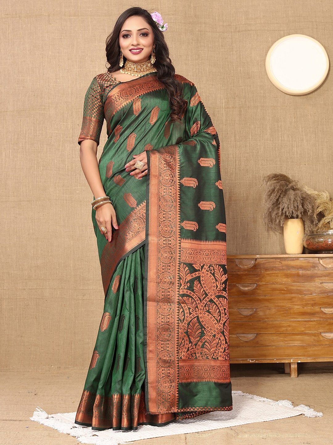 

MARGI DESIGNERS Ethnic Motifs Woven Design Zari Chanderi Saree, Green