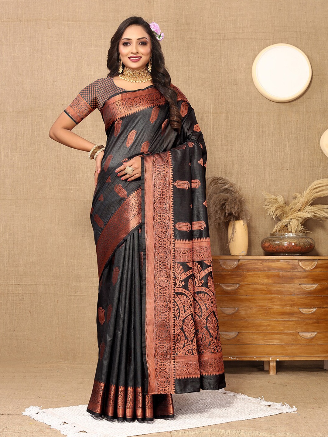 

MARGI DESIGNERS Ethnic Motifs Woven Design Zari Chanderi Saree, Black