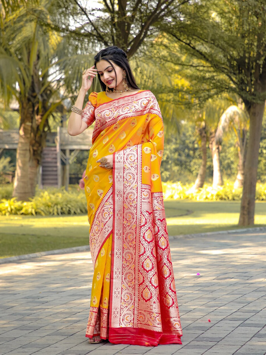 

trihut Ethnic Motifs Woven Design Zari Banarasi Saree, Yellow