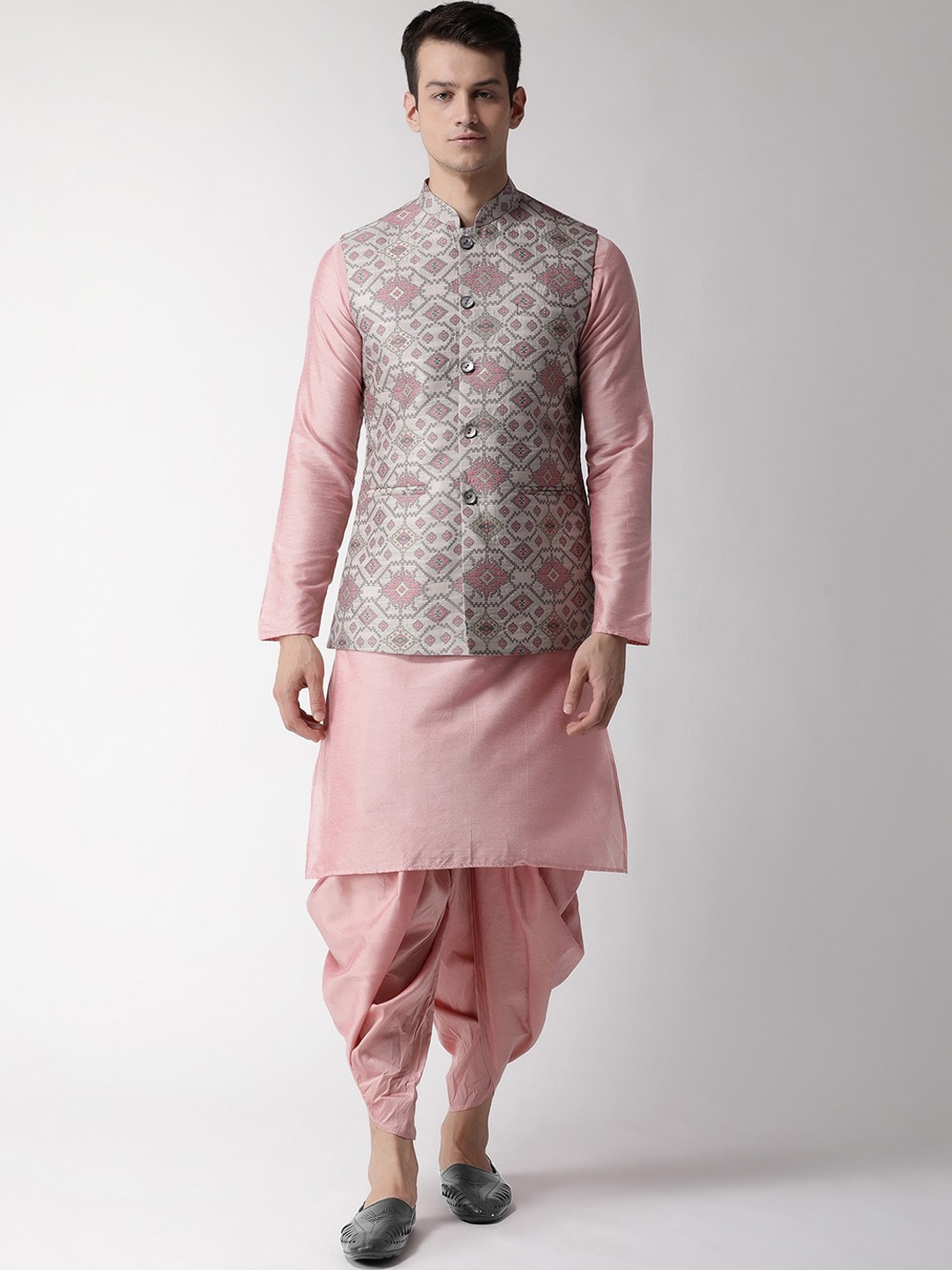 

KISAH Mandarin Collar Long Sleeves Straight Kurta With Dhoti Pants & Jacket, Grey