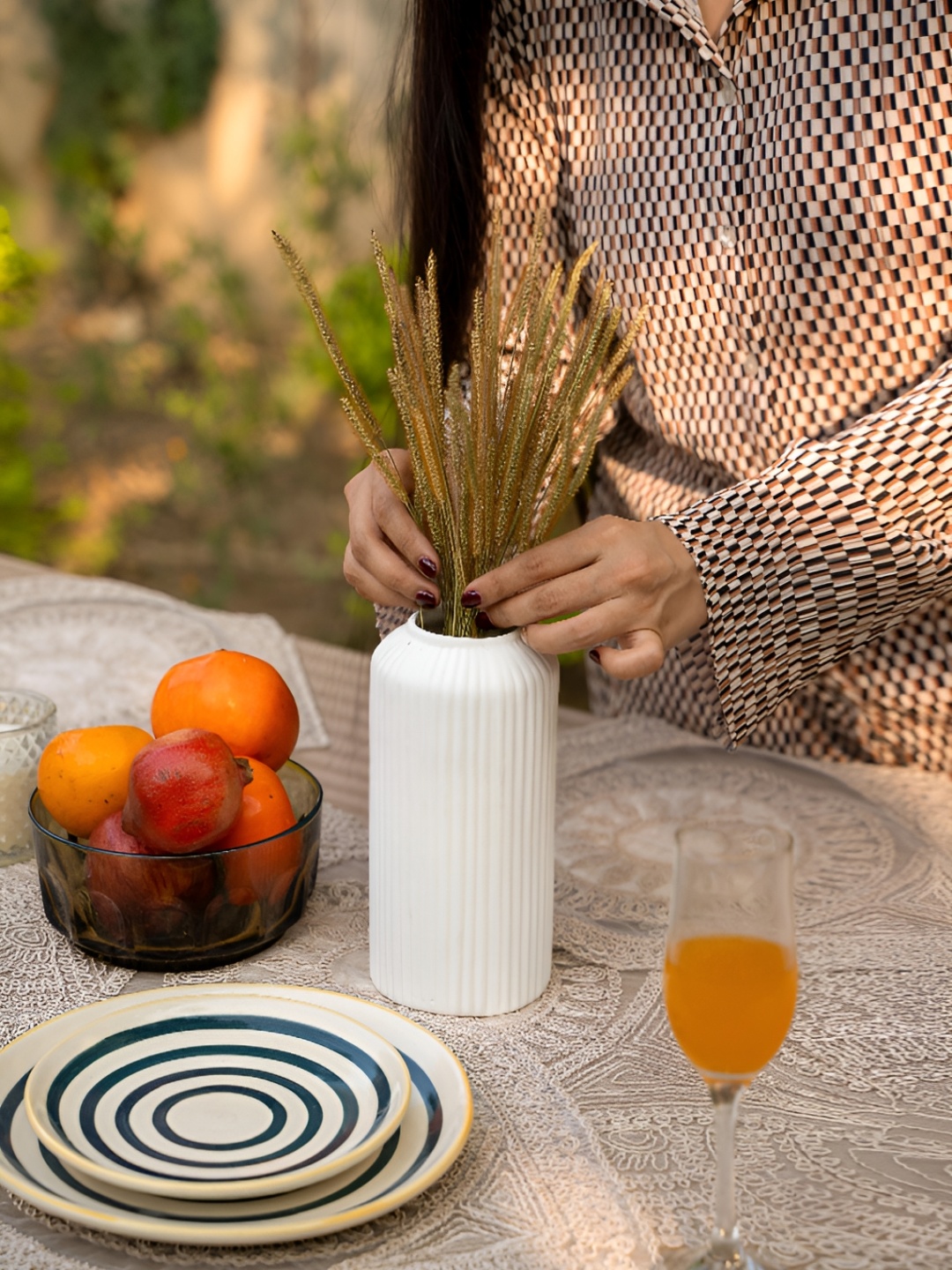 

ArteCasa White Textured Ceramic Vase with Grass Bunch