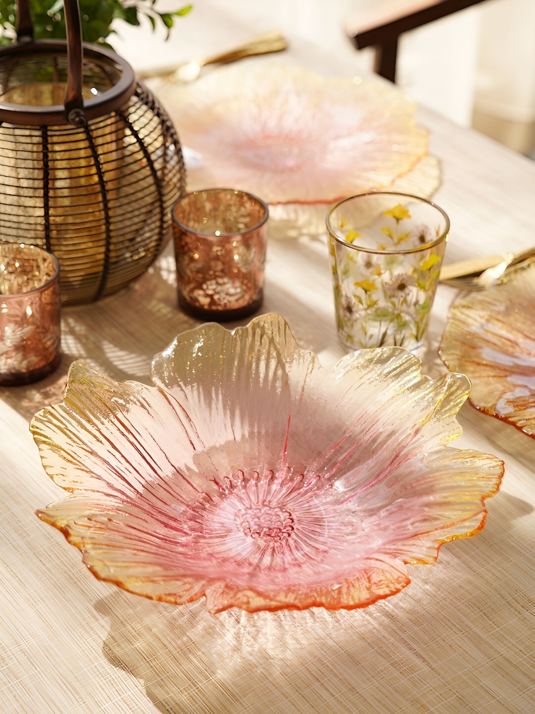 

Pure Home and Living Yellow Glass Dishwasher Safe Serving Bowl
