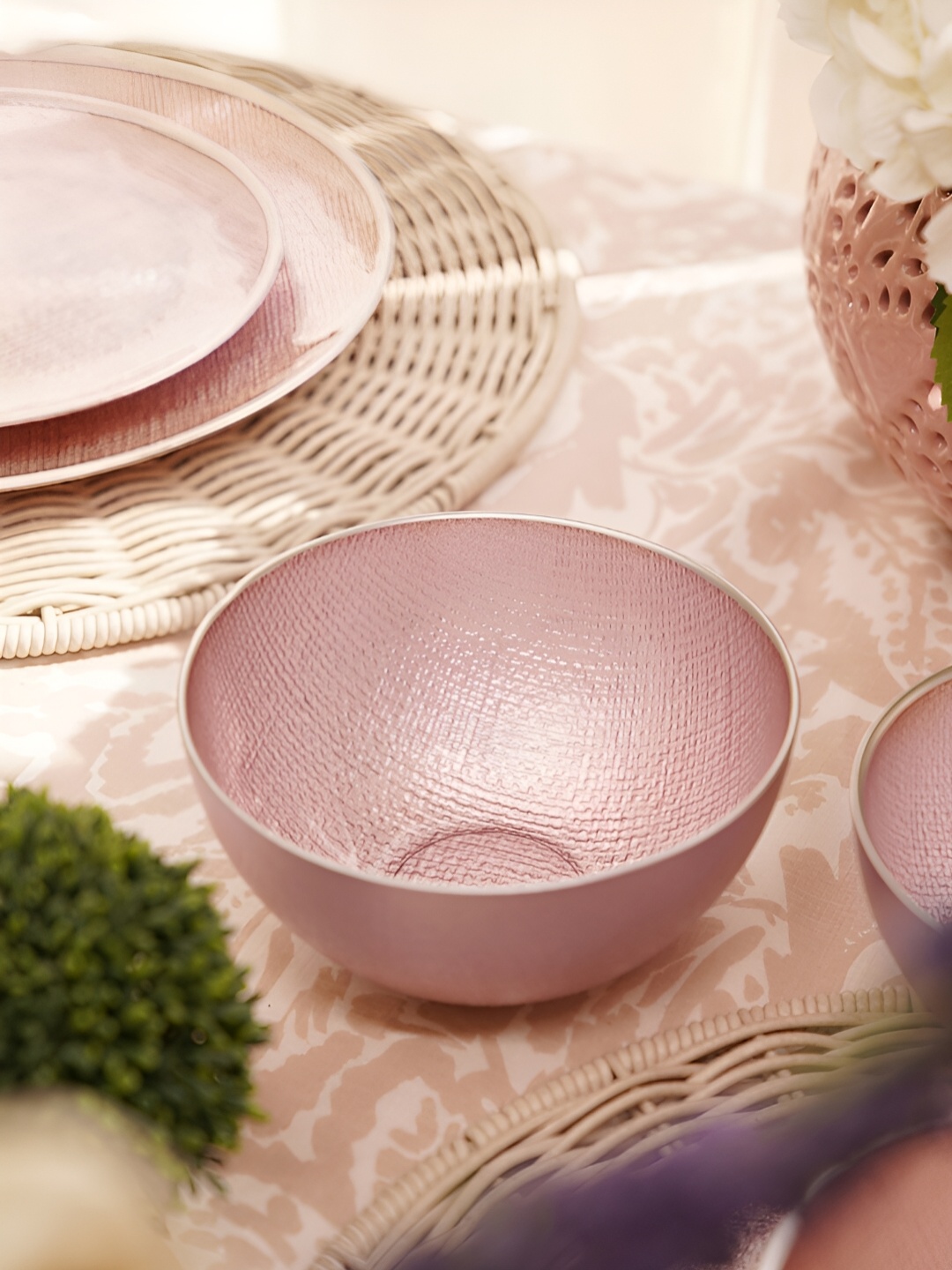 

Pure Home and Living Pink 2 Pcs Textured Serving Bowls