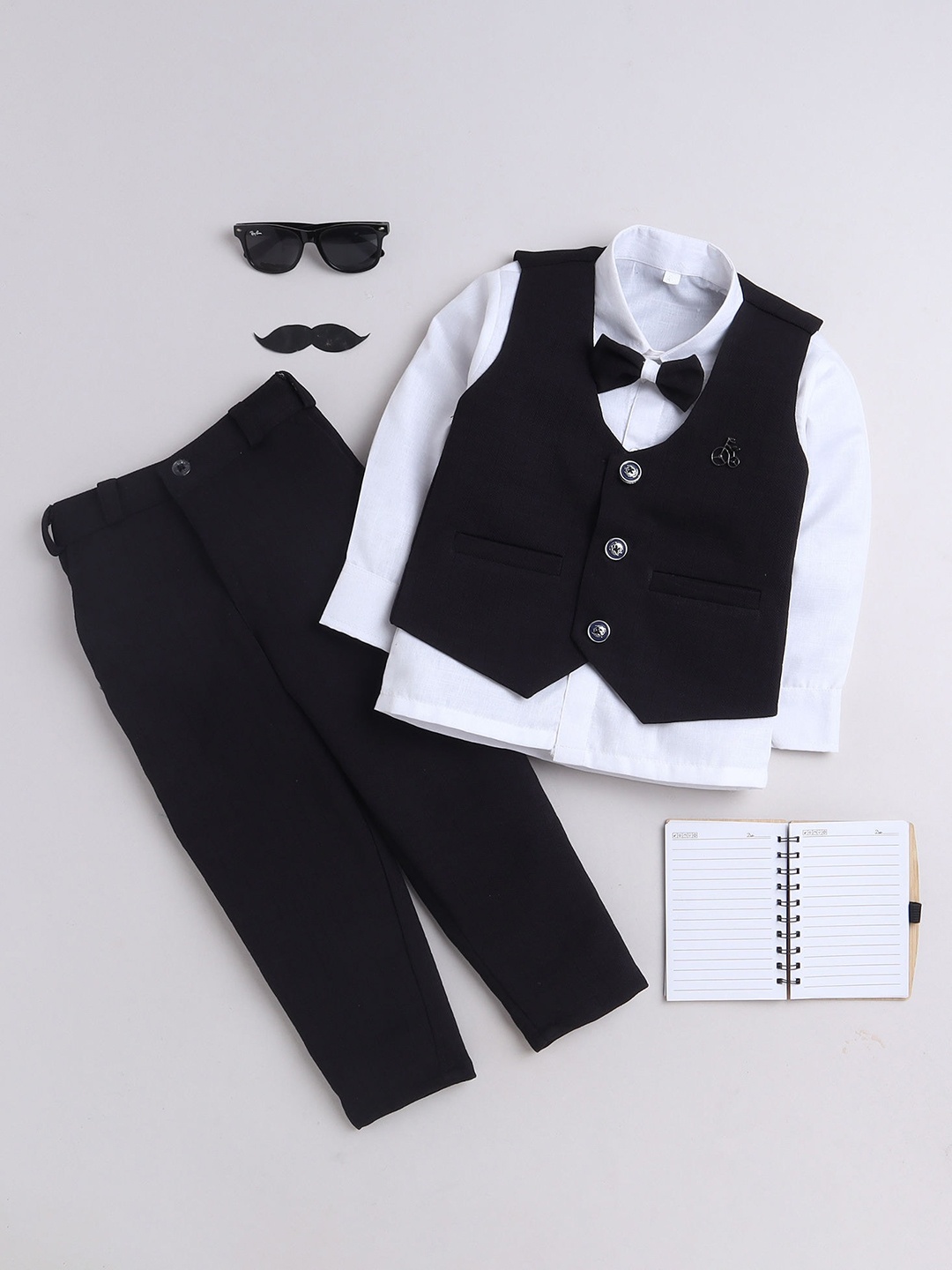 

FOURFOLDS Boys Single-Breasted Three Piece Suit, Black