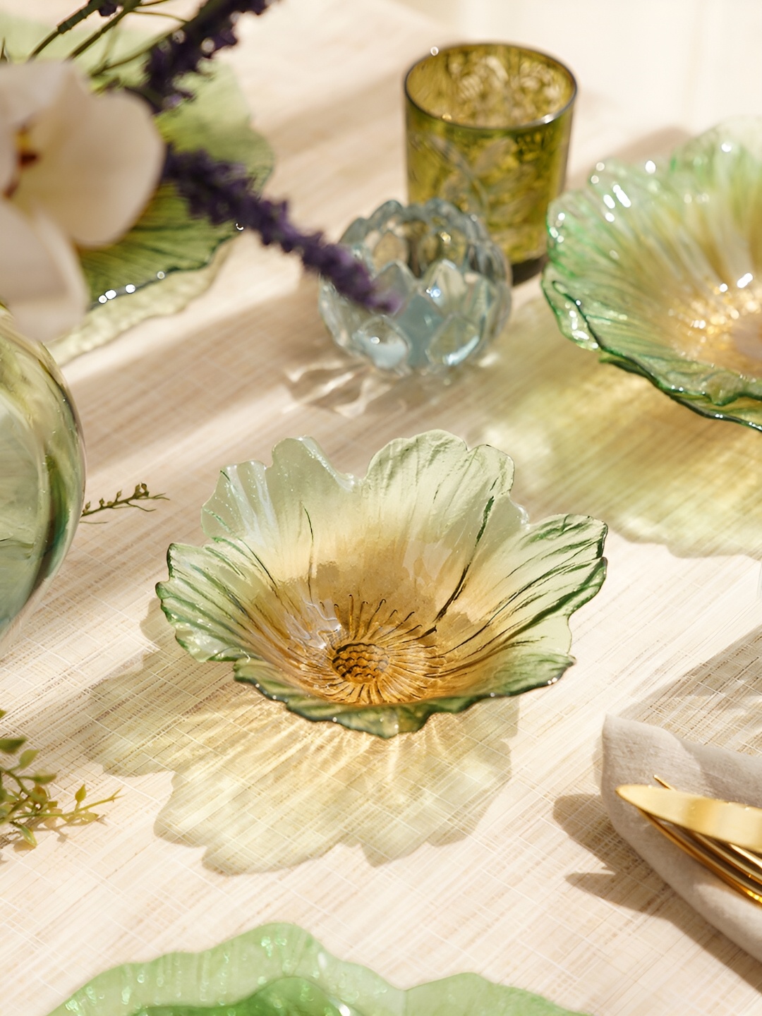 

Pure Home and Living Green & Yellow 2 Pieces Floral Shaped Glass Serving Bowls