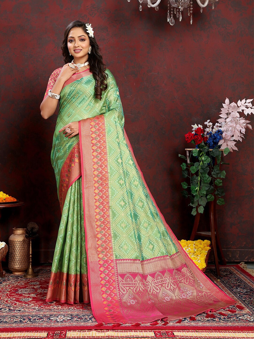 

MARGI DESIGNERS Ethnic Motifs Woven Design Zari Organza Banarasi Saree, Green