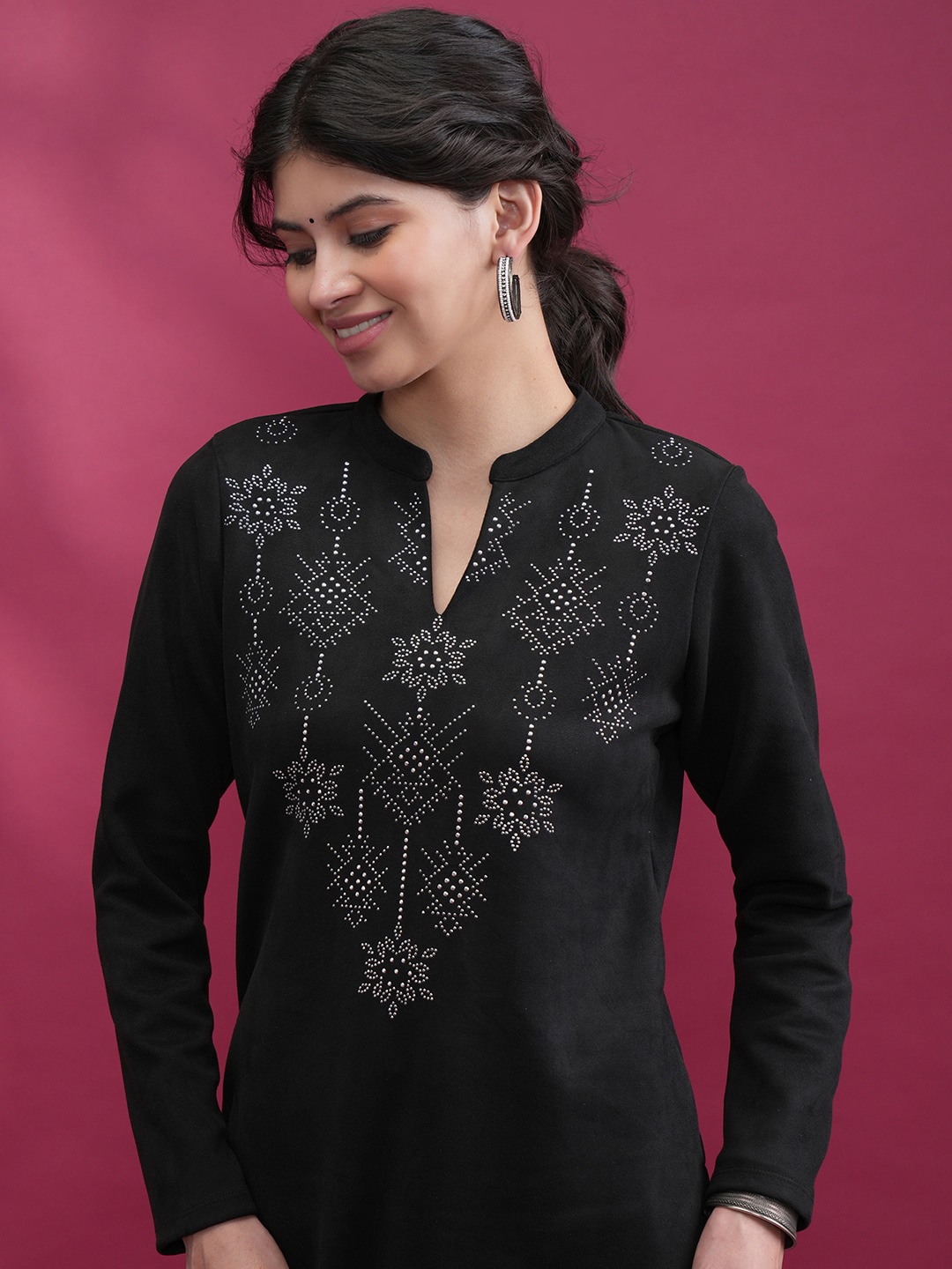 

KETCH Ethnic Motifs Embellished Mandarin Collar Kurta, Black