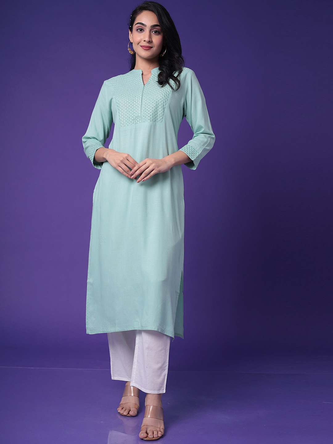 

ZARI Embellished Mandarin Collar Thread Work Straight Kurta, Green