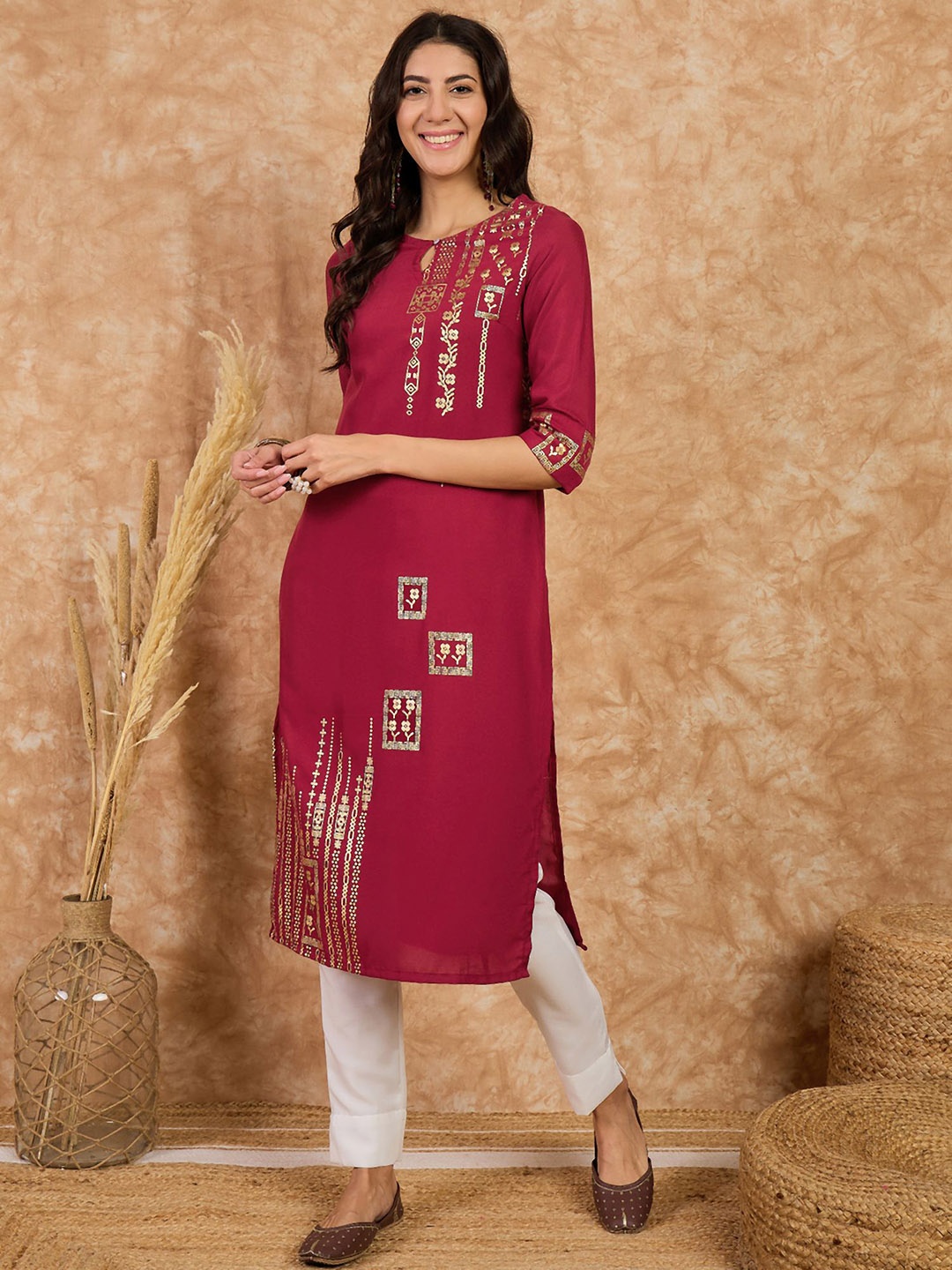 

KALINI Keyhole Neck Floral Printed Regular Kurta with Trousers, Maroon