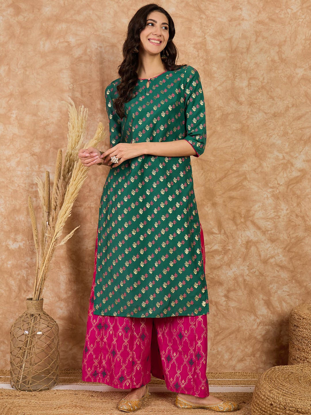 

KALINI Ethnic Motifs Printed Kurta With Palazzos, Green