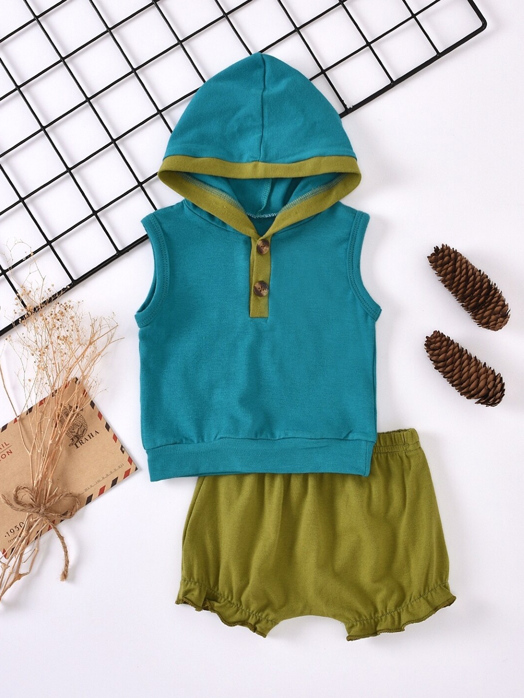 

StyleCast Girls Green & Blue T-shirt with Shorts