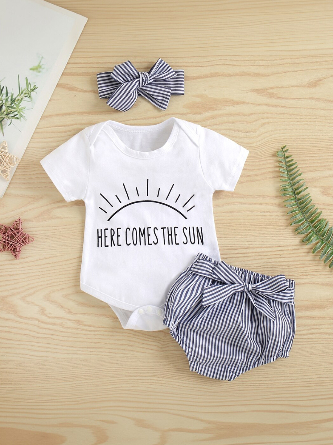 

StyleCast Infant Girls Printed Top with Shorts, White