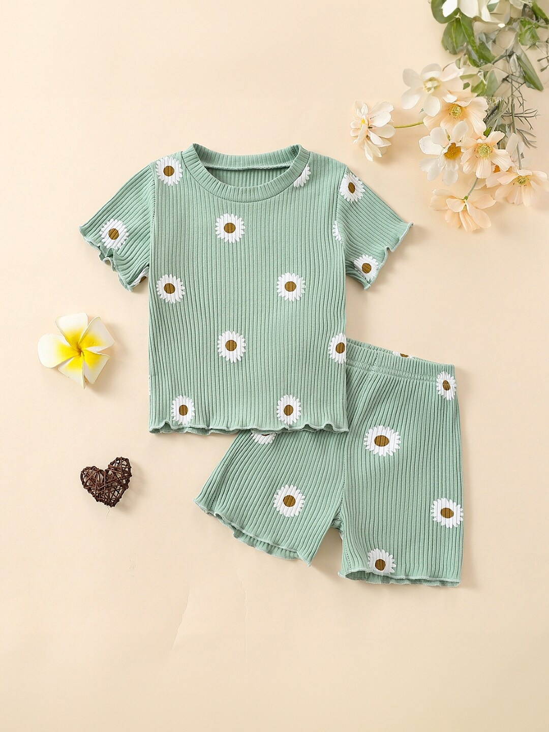

StyleCast Green Girls Printed Round Neck Top With Shorts