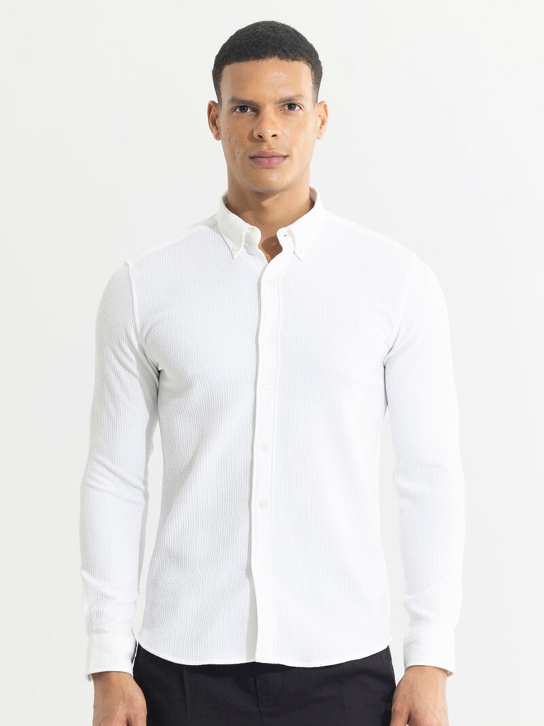 

Snitch White Classic Slim Fit Opaque Casual Shirt