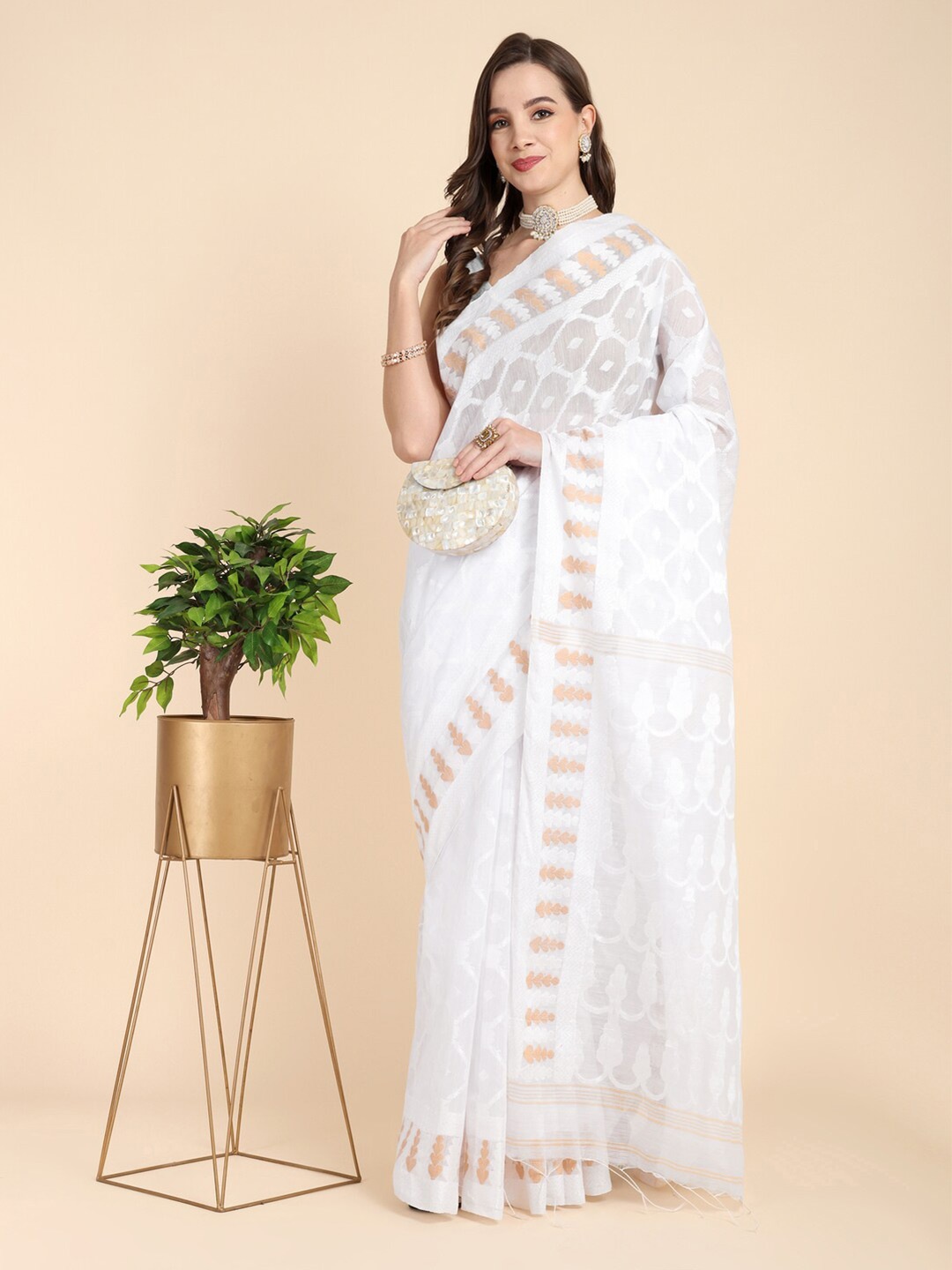 

Bong ButiQ Ethnic Motifs Woven Design Jamdani Saree, White