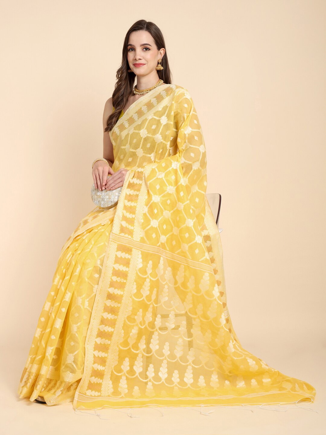 

Bong ButiQ Ethnic Motifs Woven Design Jamdani Saree, Yellow