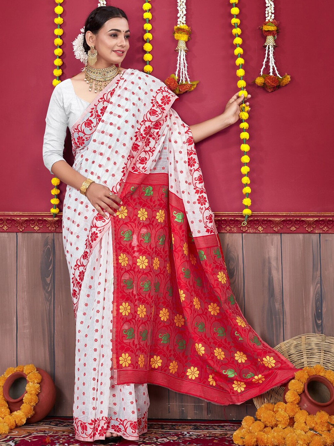 

trihut Floral Woven Design Jamdani Saree, White