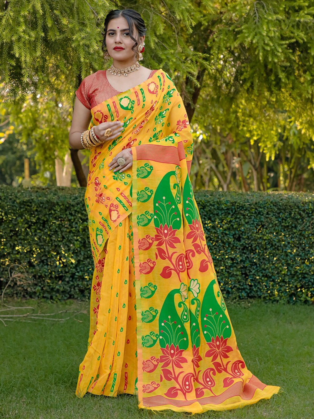 

trihut Floral Woven Design Jamdani Saree, Yellow