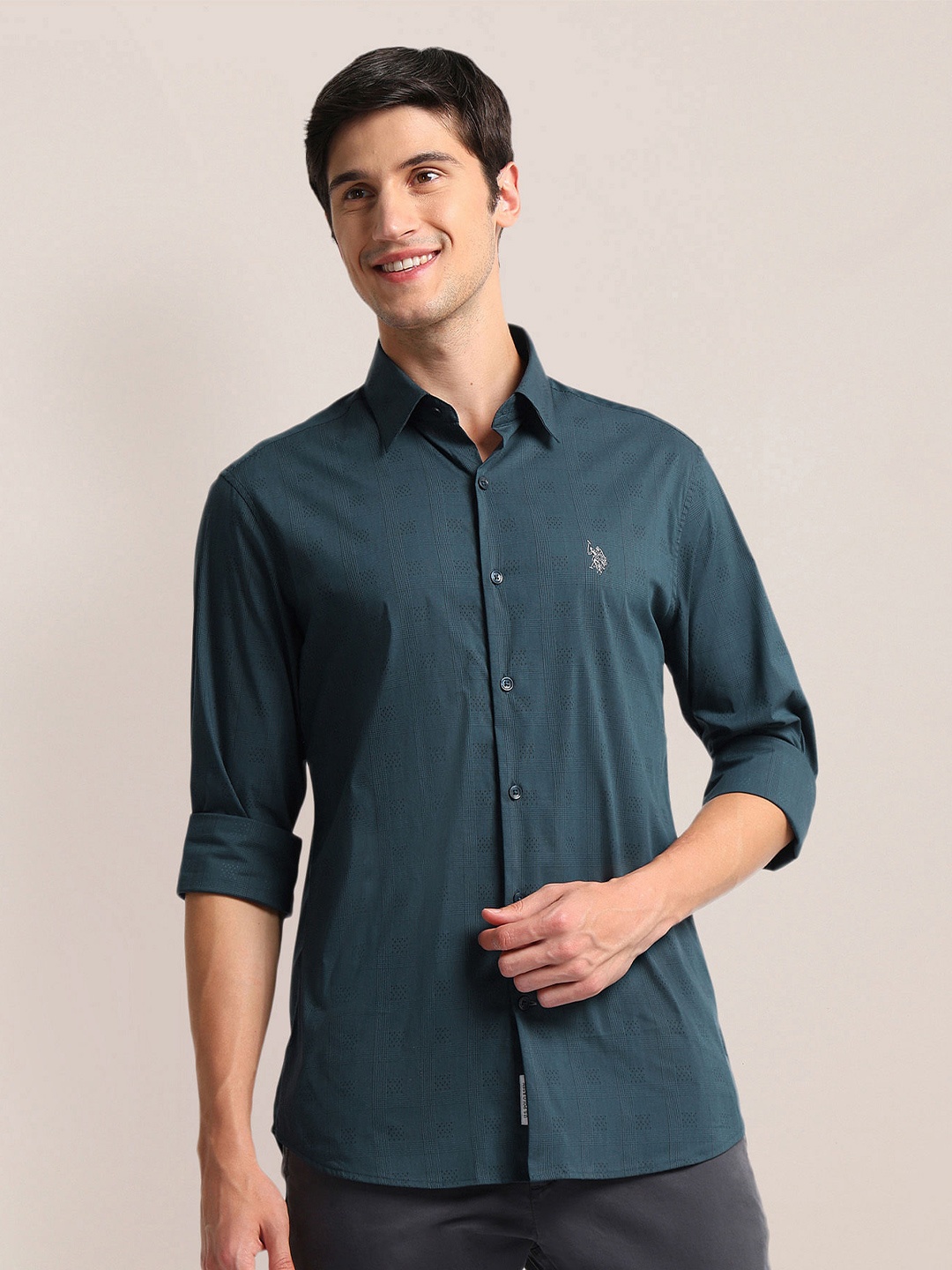 

U.S. Polo Assn. Vertical Stripes Spread Collar Tailored Fit Casual Shirt, Blue